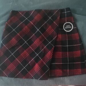 OshKosh B'gosh Girls Red & Black Plaid Mini Skirt, SIZE 7 NWOT